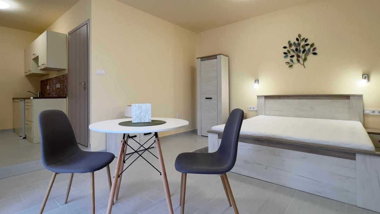 Gardencity Apartmanhaz Győr Eksteriør billede